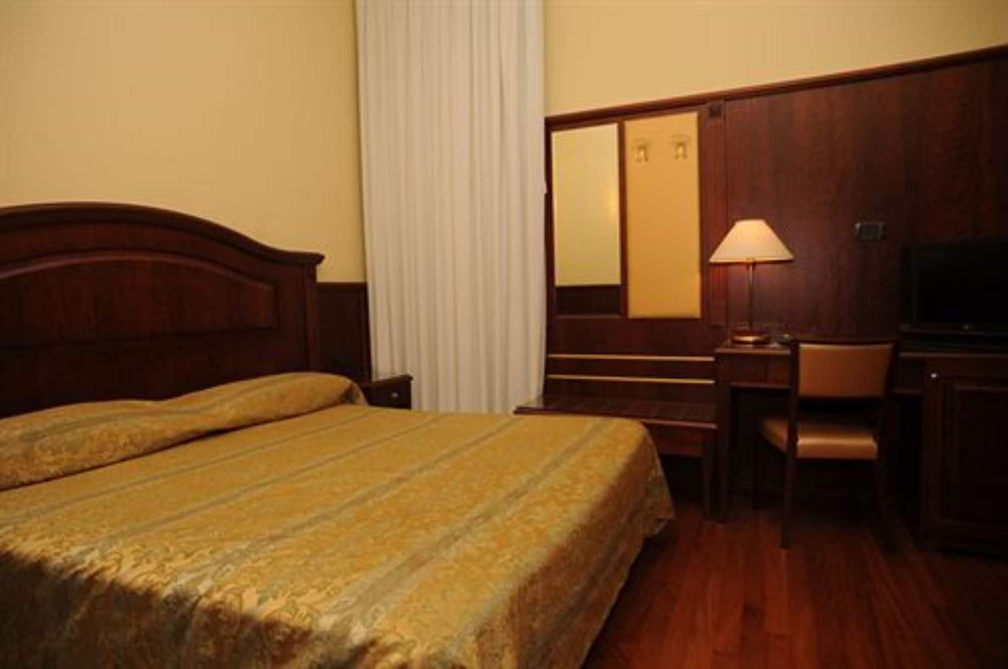 Hotel Valganna Milan Exterior photo