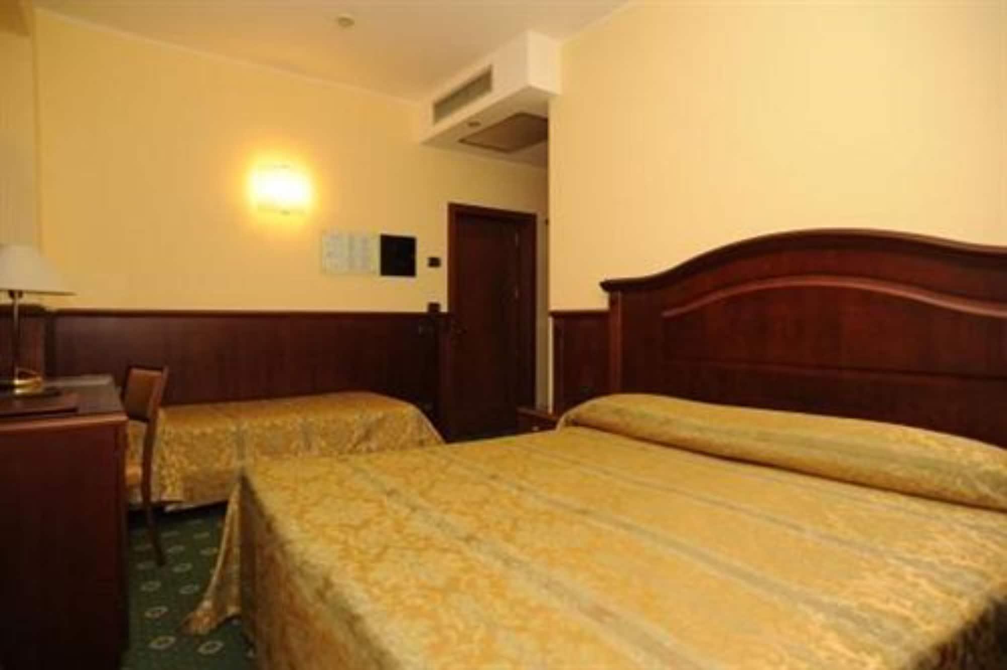 Hotel Valganna Milan Exterior photo