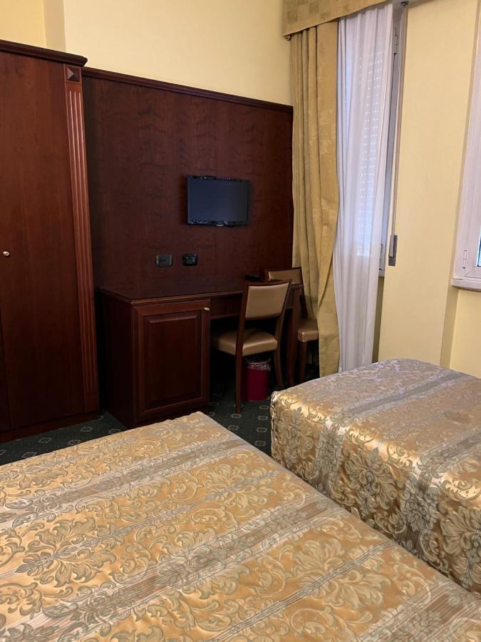 Hotel Valganna Milan Exterior photo